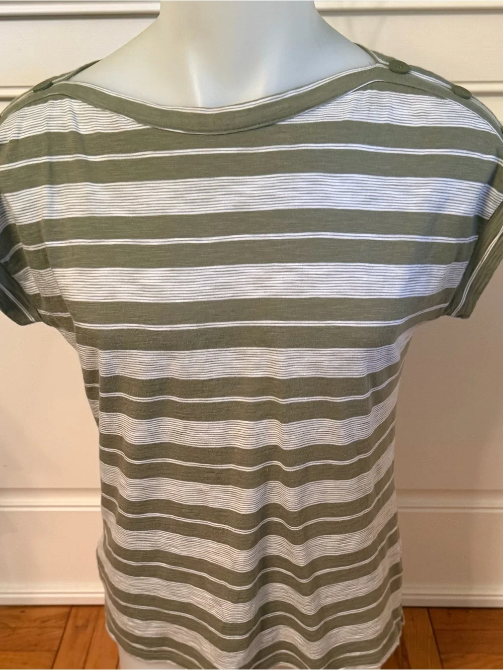 Talbots Button Shoulder T-shirt Women’s M Boat Neck Cap Sleeves Green Striped